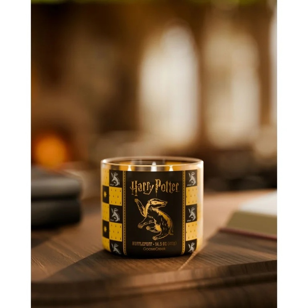 GooseCreek Harry Potter Hufflepuff Candle - Picture 3 of 10